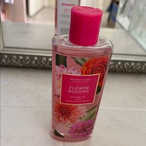 Scentworx Flower Blooms Shower Gel by Harry Slatkin